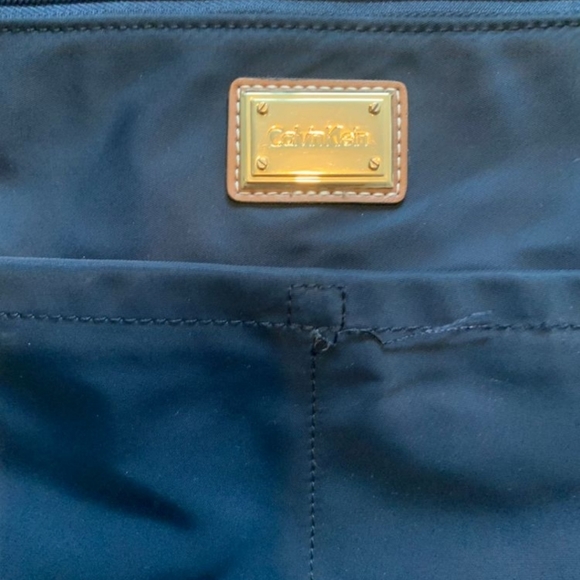 Calvin Klein navy blue purse with brown adjustable shoulder strap. EUC! - Picture 5 of 6